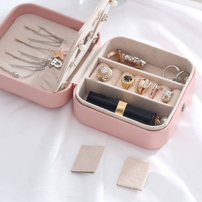 Crowned little jewellery organizer