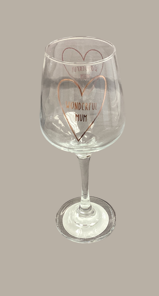 “Wonderful Mum” wine glass