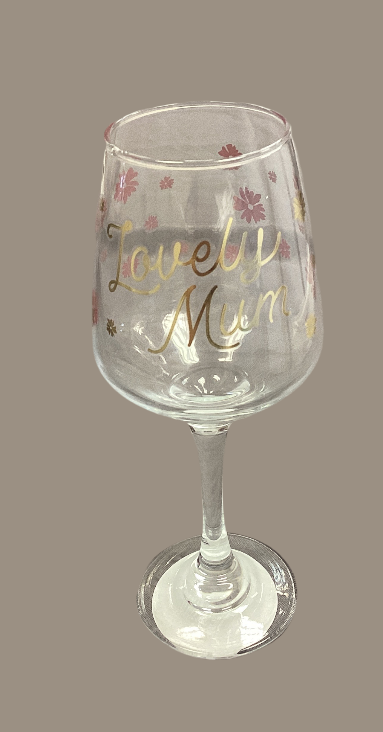 “Lovely mum” wine glass