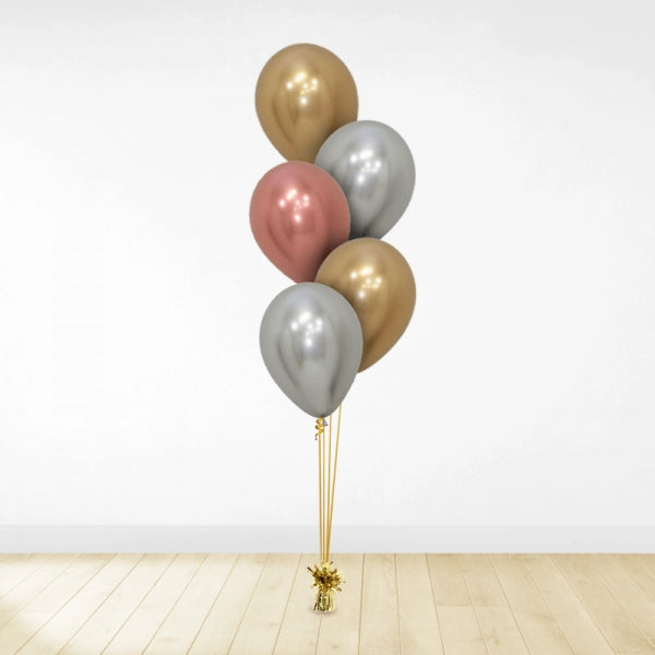 Cluster of 5 latex balloons