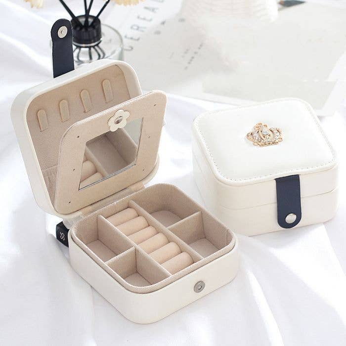 PUR031 Crowned little jewellery organizer